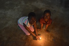 Children-at-the-Candle-Night-Event